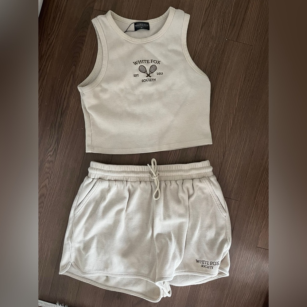 White fox boutique set